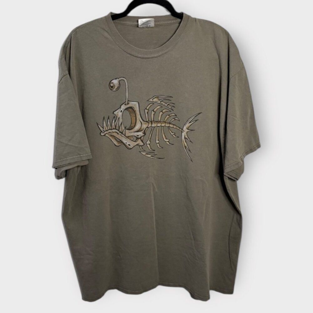 Vintage Graphic Tee Y2K Grunge 2XL 2XLT Angler Fish Skeleton Mall Goth T-Shirt